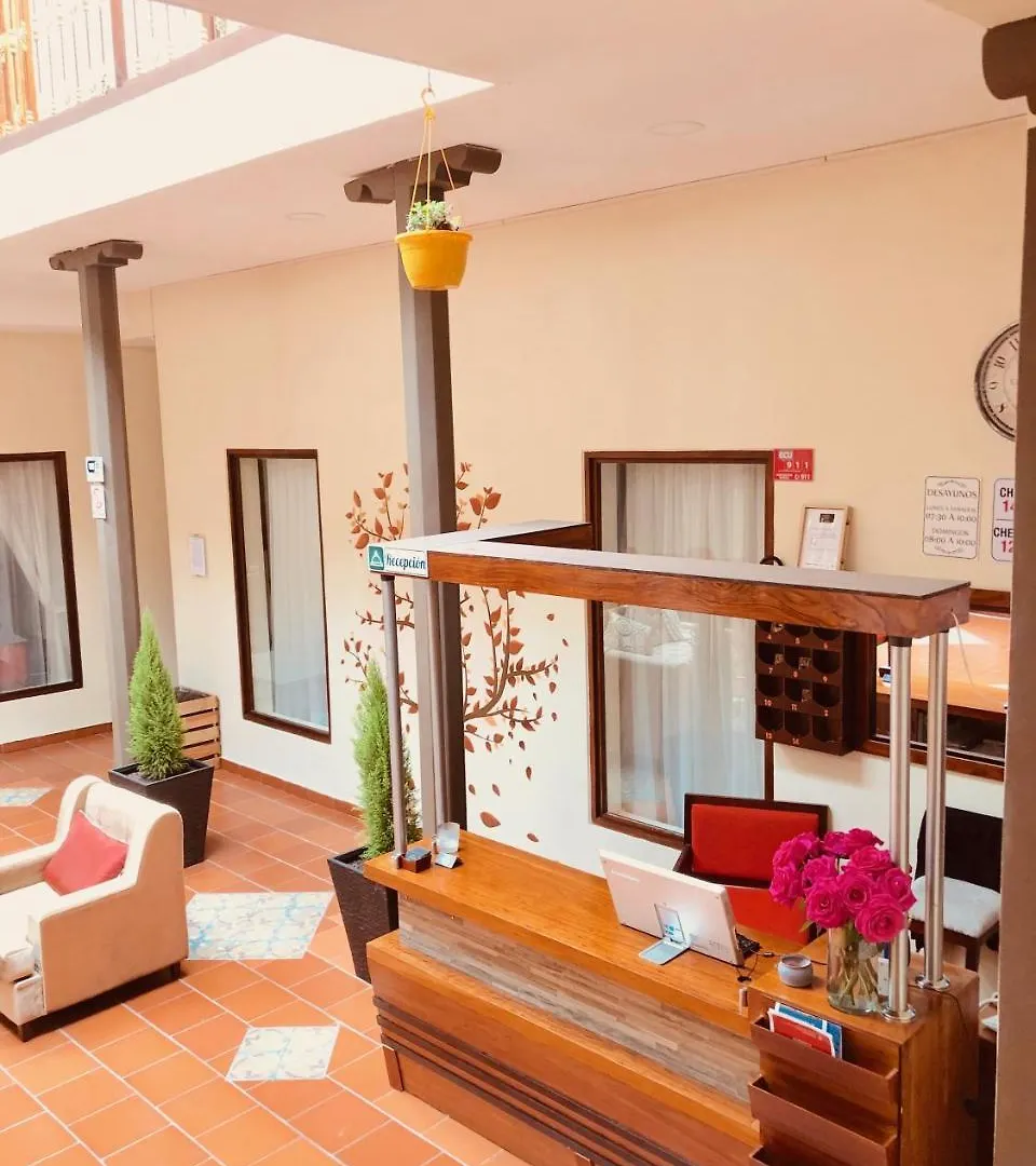Tarqui Hotel & Suites Cuenca 3*,