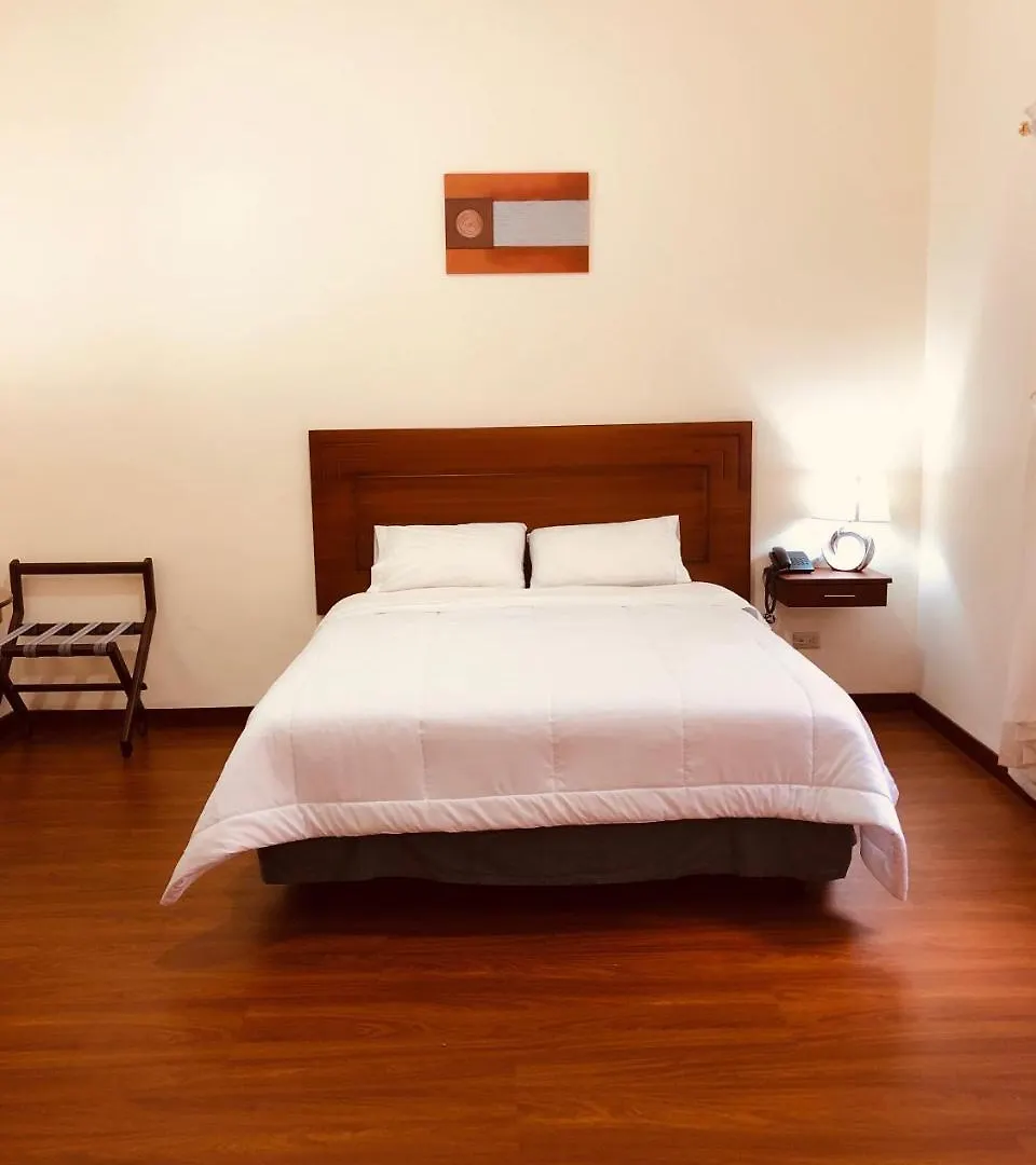 Tarqui Hotel & Suites Cuenca
