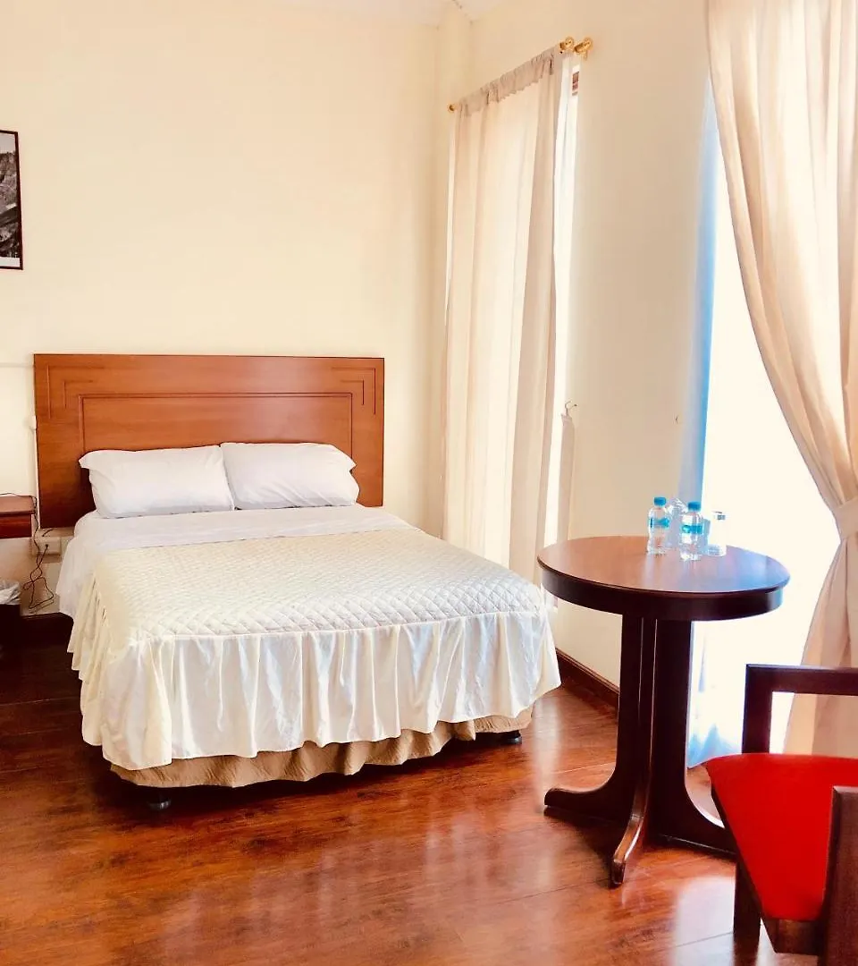 Tarqui Hotel & Suites Cuenca