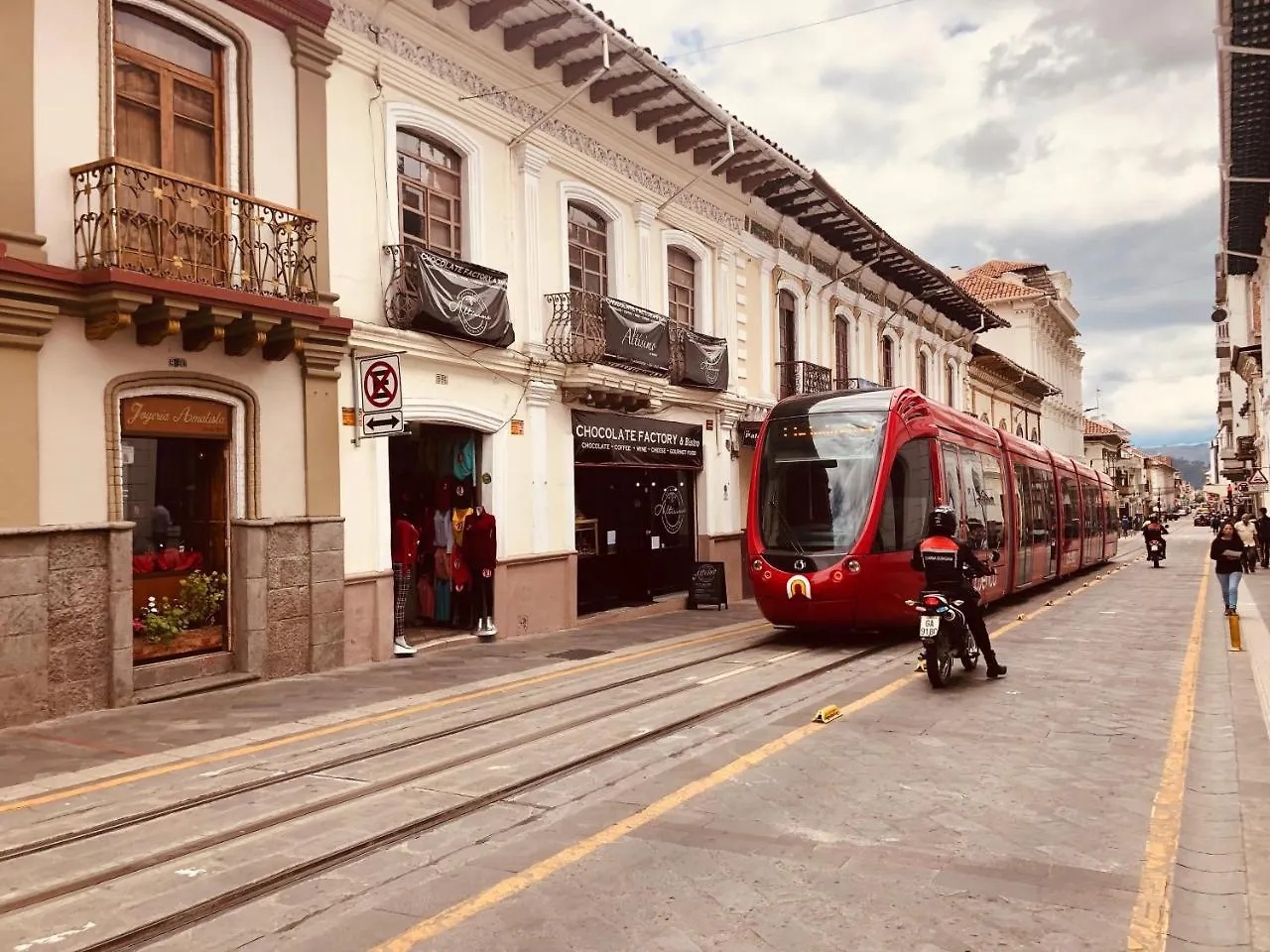 Tarqui Hotel & Suites Cuenca